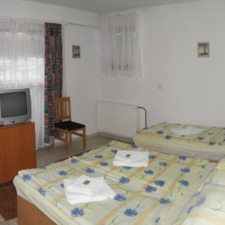 Nadix Panzio Bed and Breakfast Ντέμπρετσεν Δωμάτιο φωτογραφία